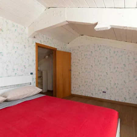 Spaccanapoli Casa Tre Santi