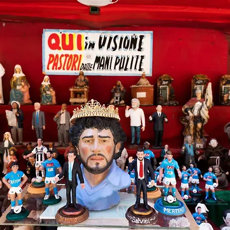 Spaccanapoli Casa Tre Santi